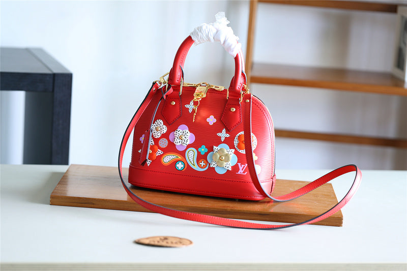 Fan Fashion Lu-Vi bags - 8258