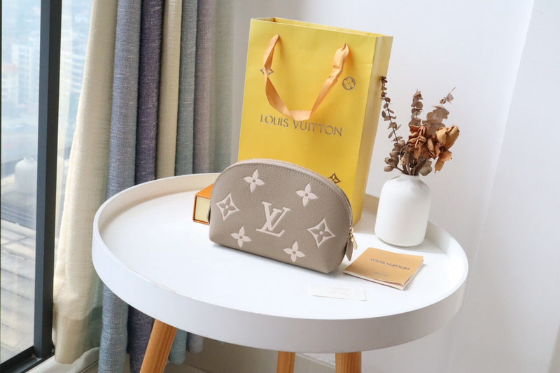 Fan Fashion Lu-Vi bags - 17374