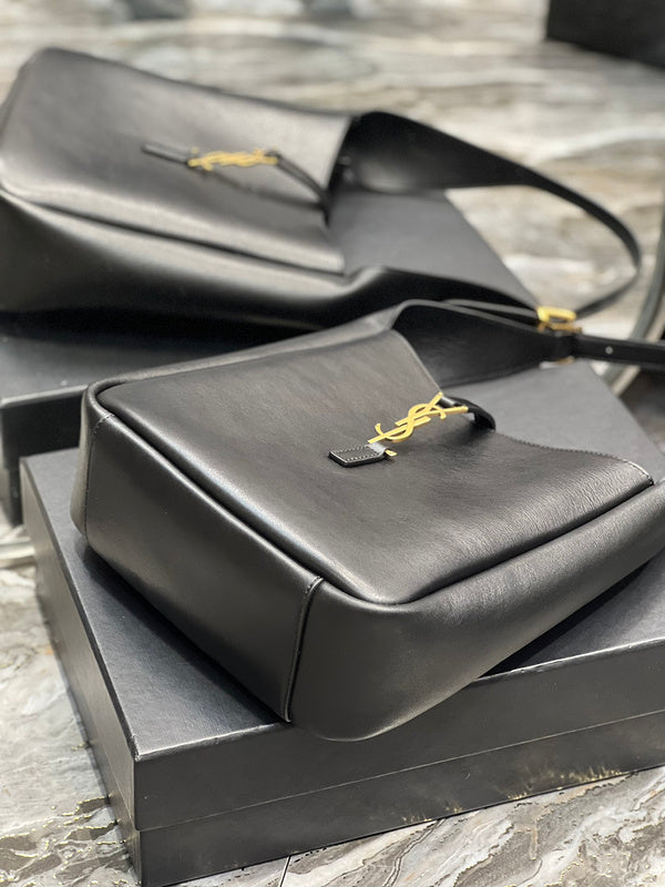 Amelia - YSL Bag - 2488