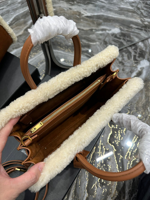 Amelia - YSL Bag - 3939