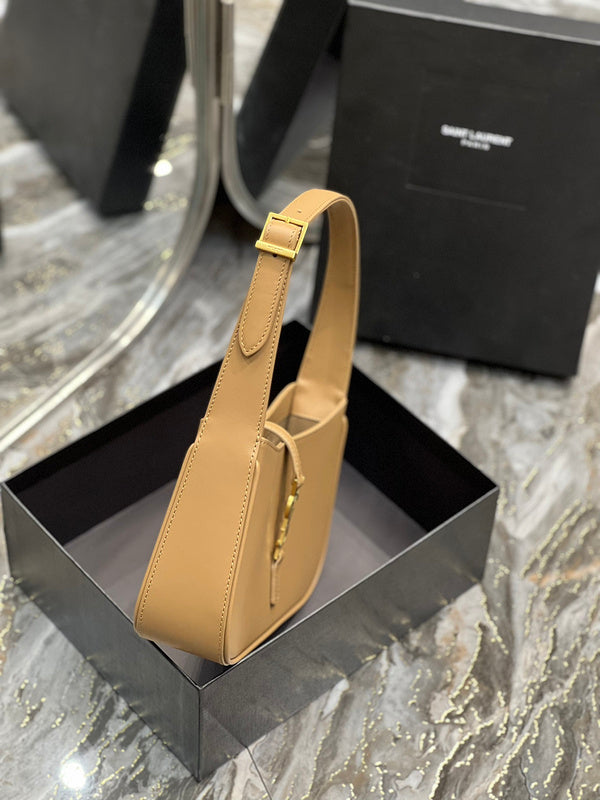 Amelia - YSL Bag - 2478