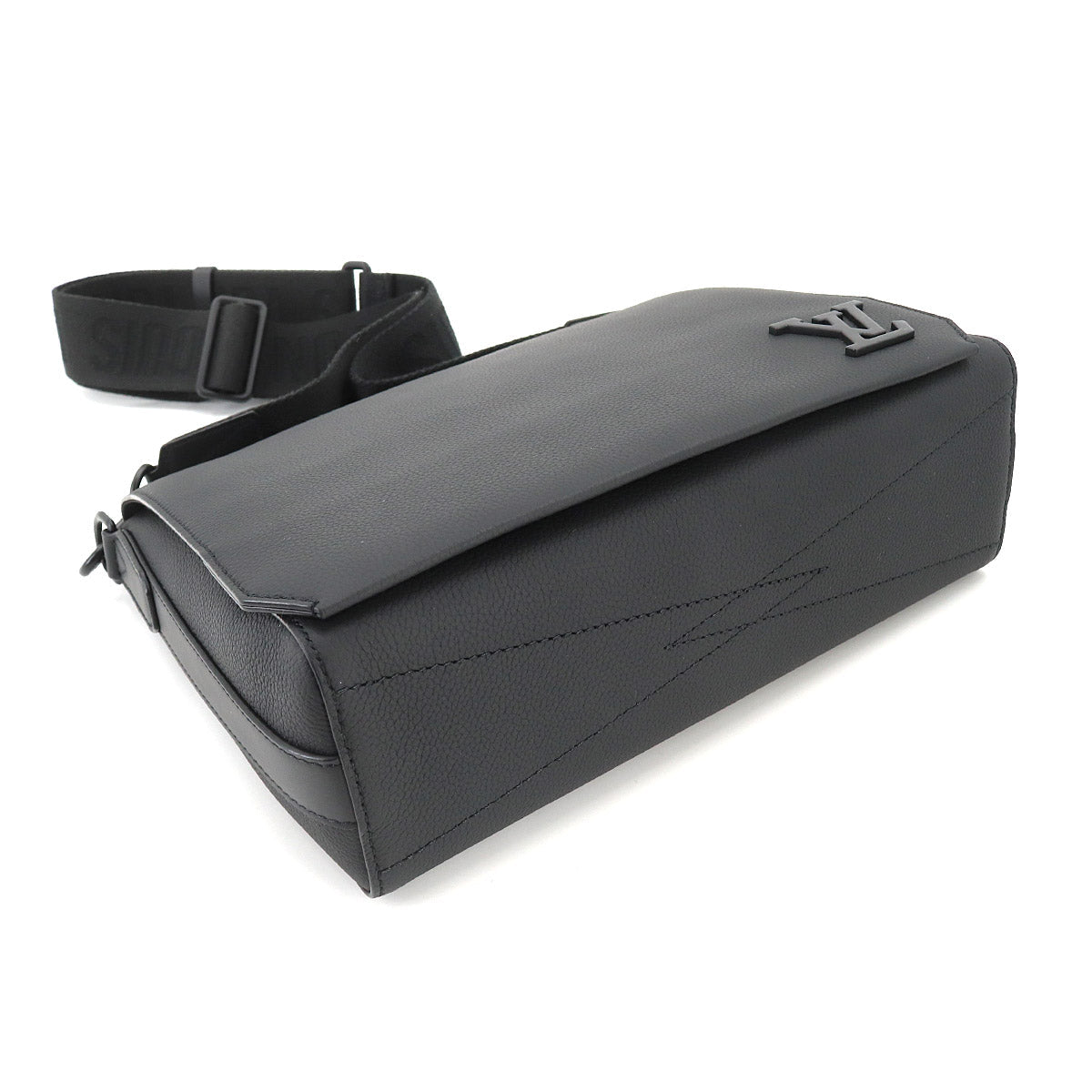 Louis Vuitton Aerogram Takeoff Messenger Shoulder Bag Leather Black