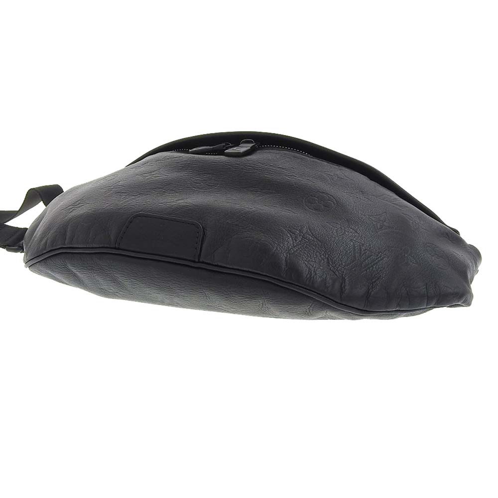 Louis Vuitton Monogram Shadow Discovery Bum Bag Body Bag Black