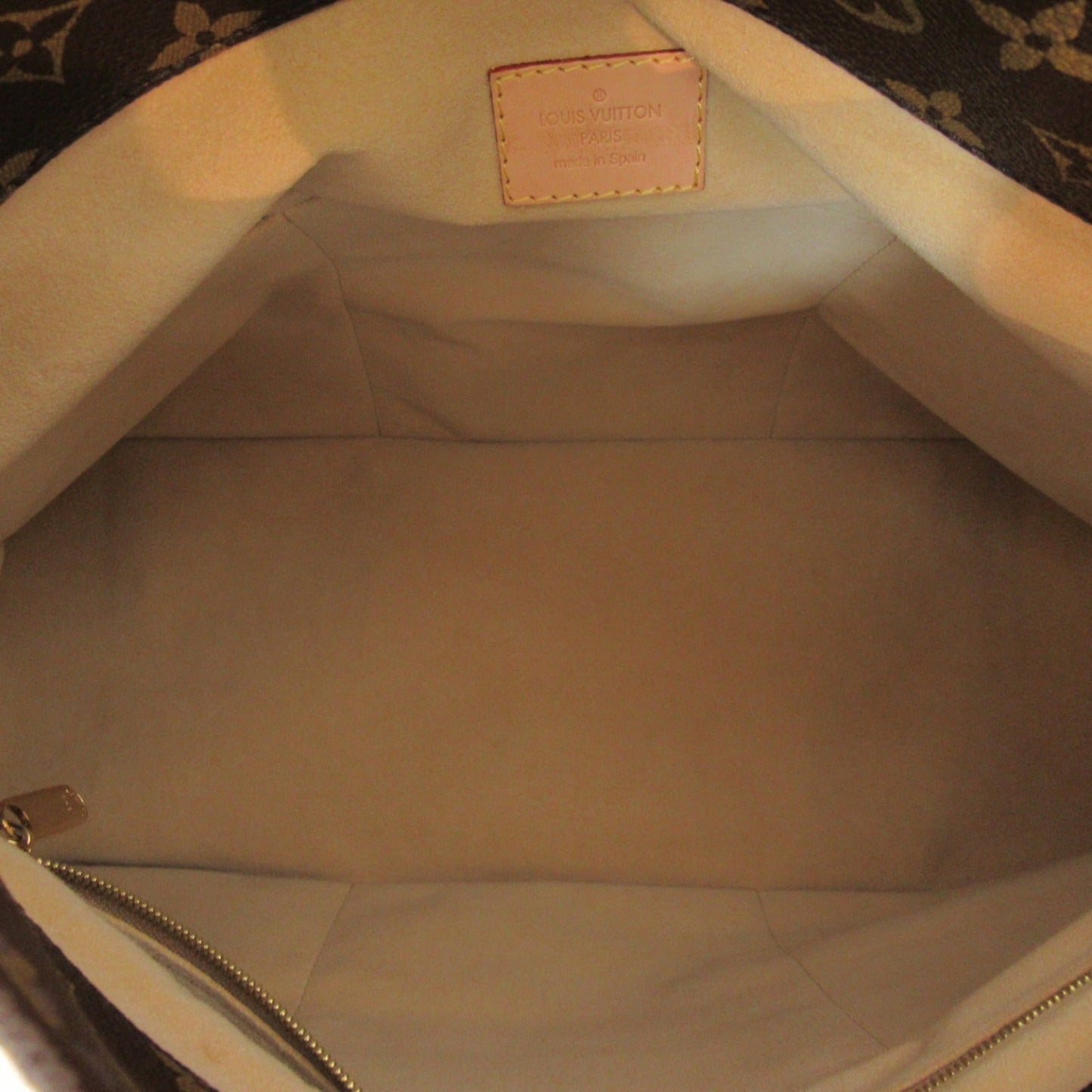 Louis Vuitton Artsy MM Hobo Bag Monogram Canvas