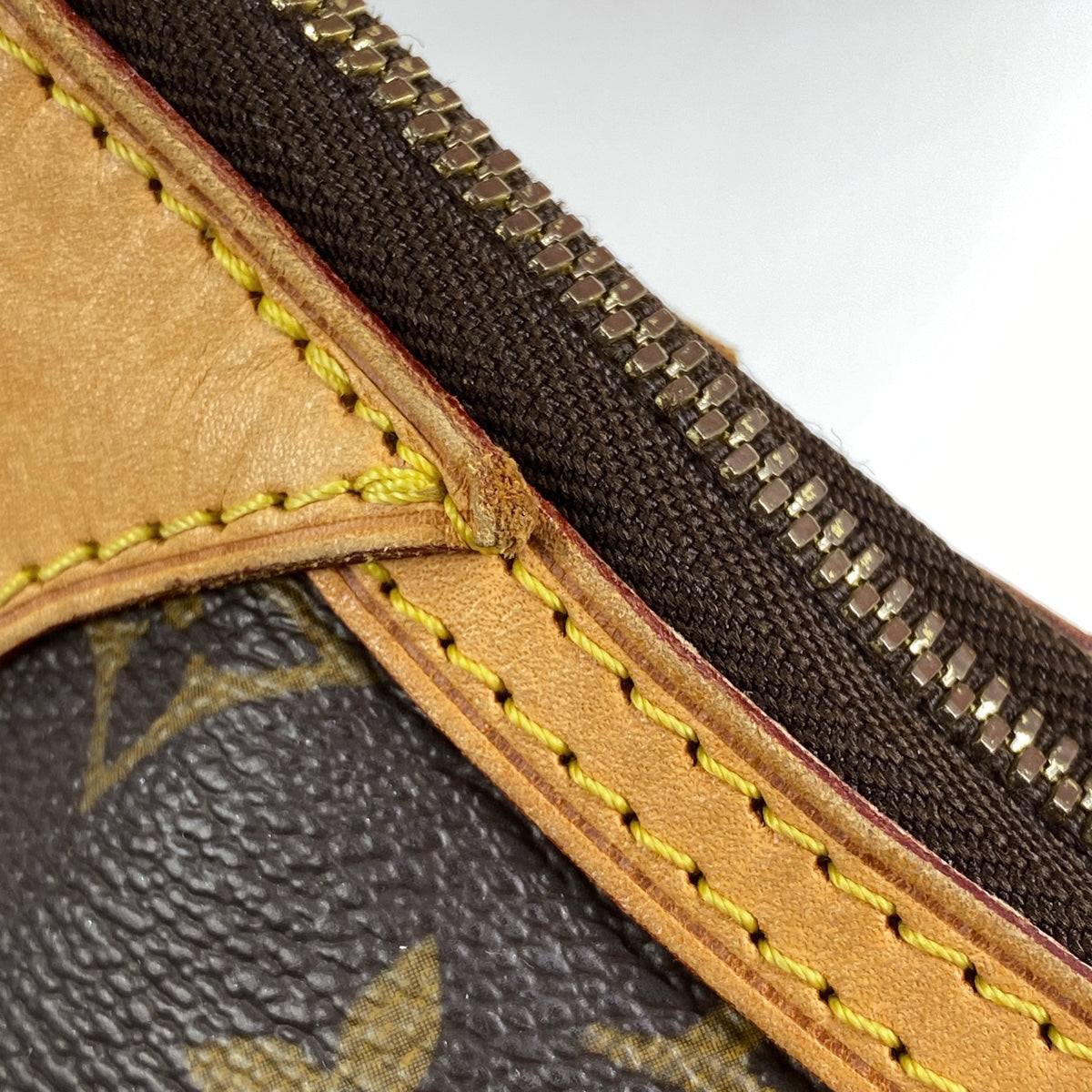 Louis Vuitton Thames GM One Shoulder Shoulder Bag Monogram Brown