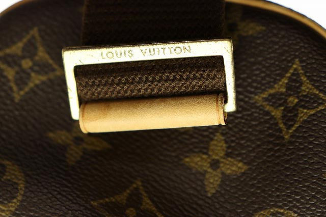 Louis Vuitton Monogram Pochette Body Bag Shoulder Bag