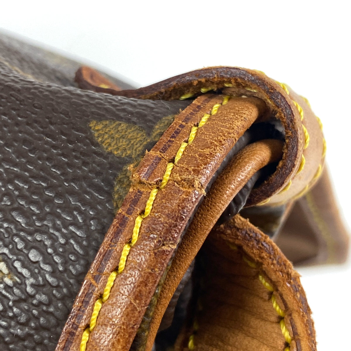 Louis Vuitton Saumur 30 Crossbody Shoulder Bag Monogram Brown