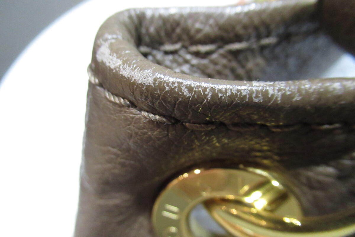 Louis Vuitton Monogram Artsy MM Handbag