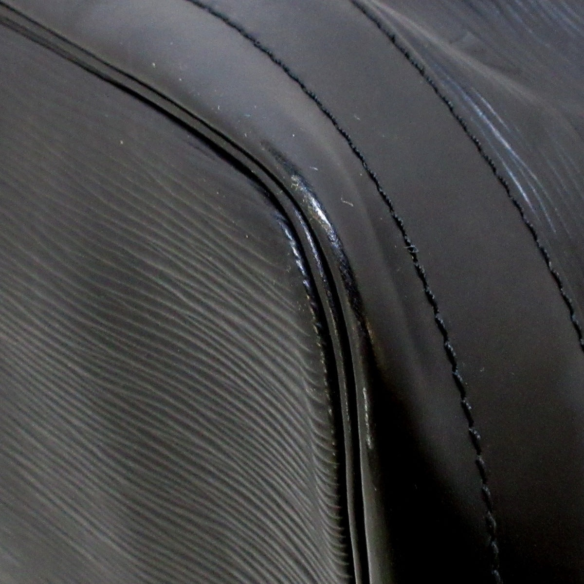 Louis Vuitton Noe Shoulder Bag Noir Leather
