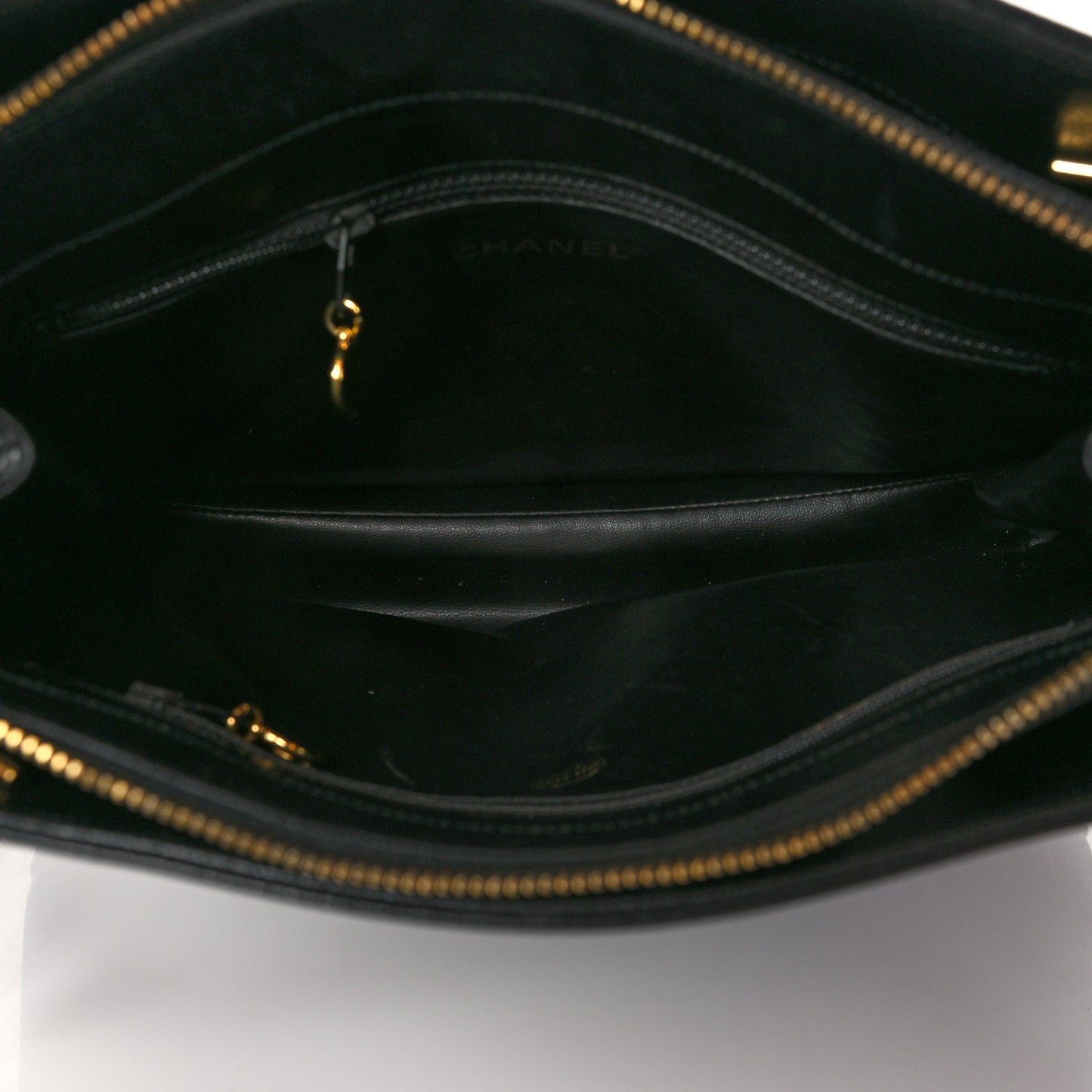 Caviar CC Shoulder Bag Black