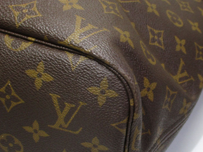 Louis Vuitton Neverfull MM Tote Bag Monogram