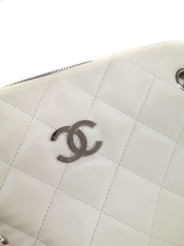 Chanel Matelasse Chain Shoulder Bag White