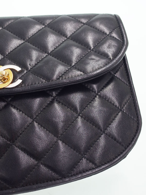 Chanel Matelasse Chain Shoulder Bag Black