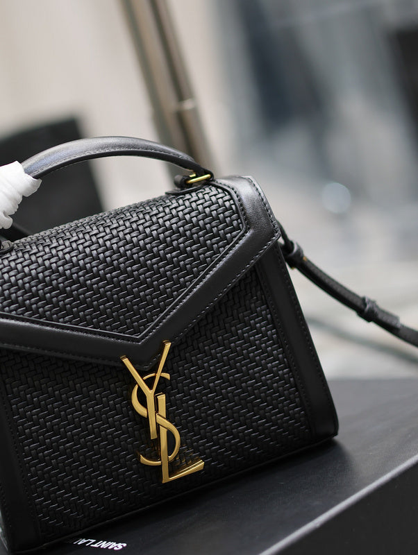 Amelia - YSL Bag - 1833