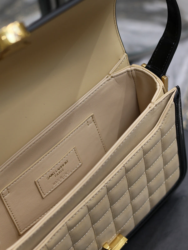 Amelia - YSL Bag - 1843