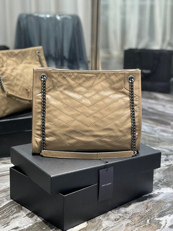 Amelia - YSL Bag - 3949