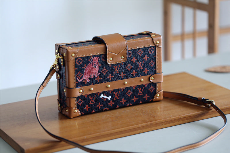 Fan Fashion Lu-Vi bags - 8219