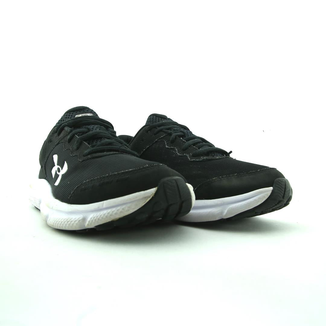 UNDER ARMOUR CHARGED ASSERT 10