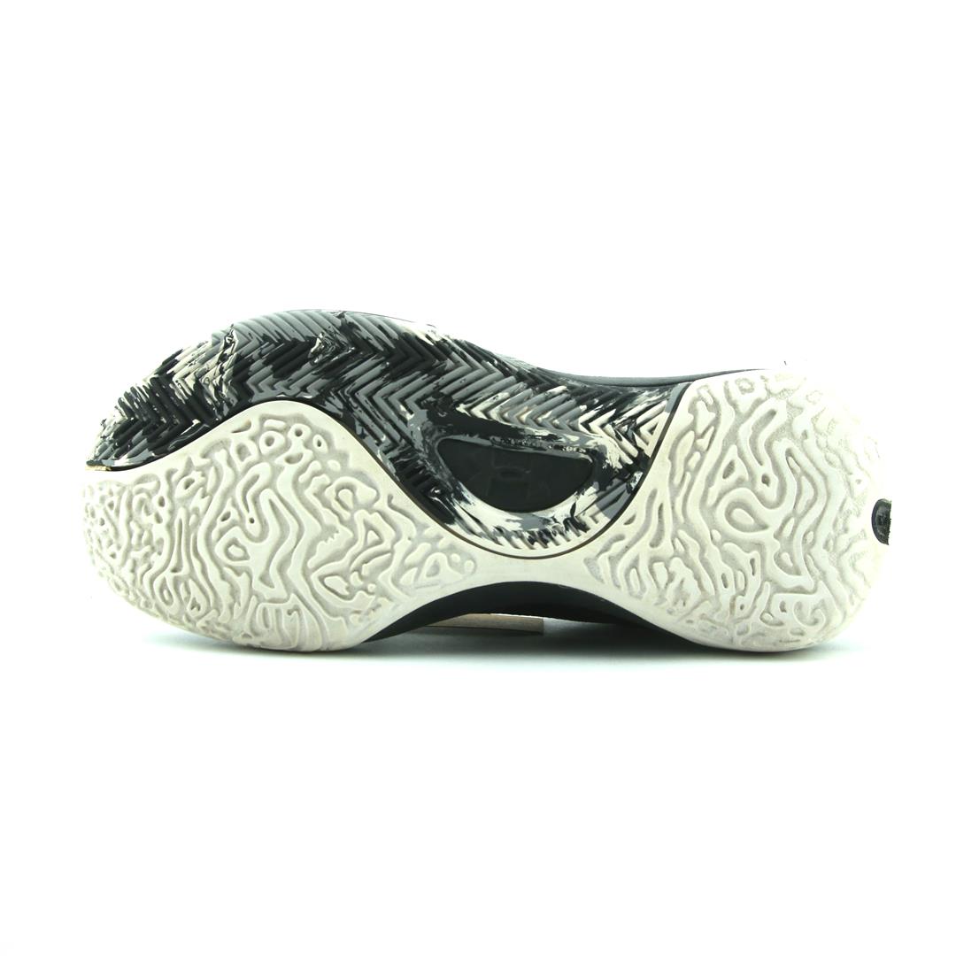 UNDER ARMOUR LOCKDOWN 6