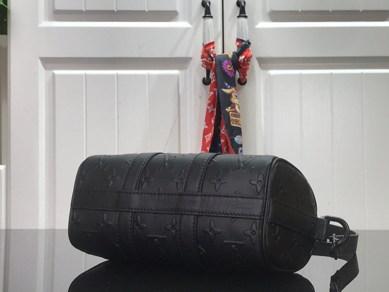 Fan Fashion Lu-Vi bags - 17418