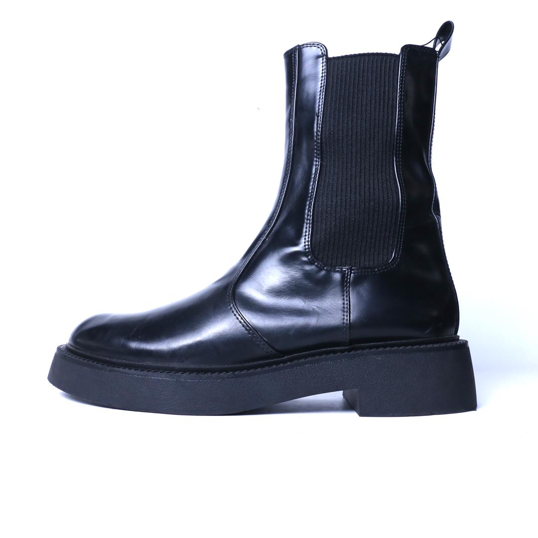ZARA. .