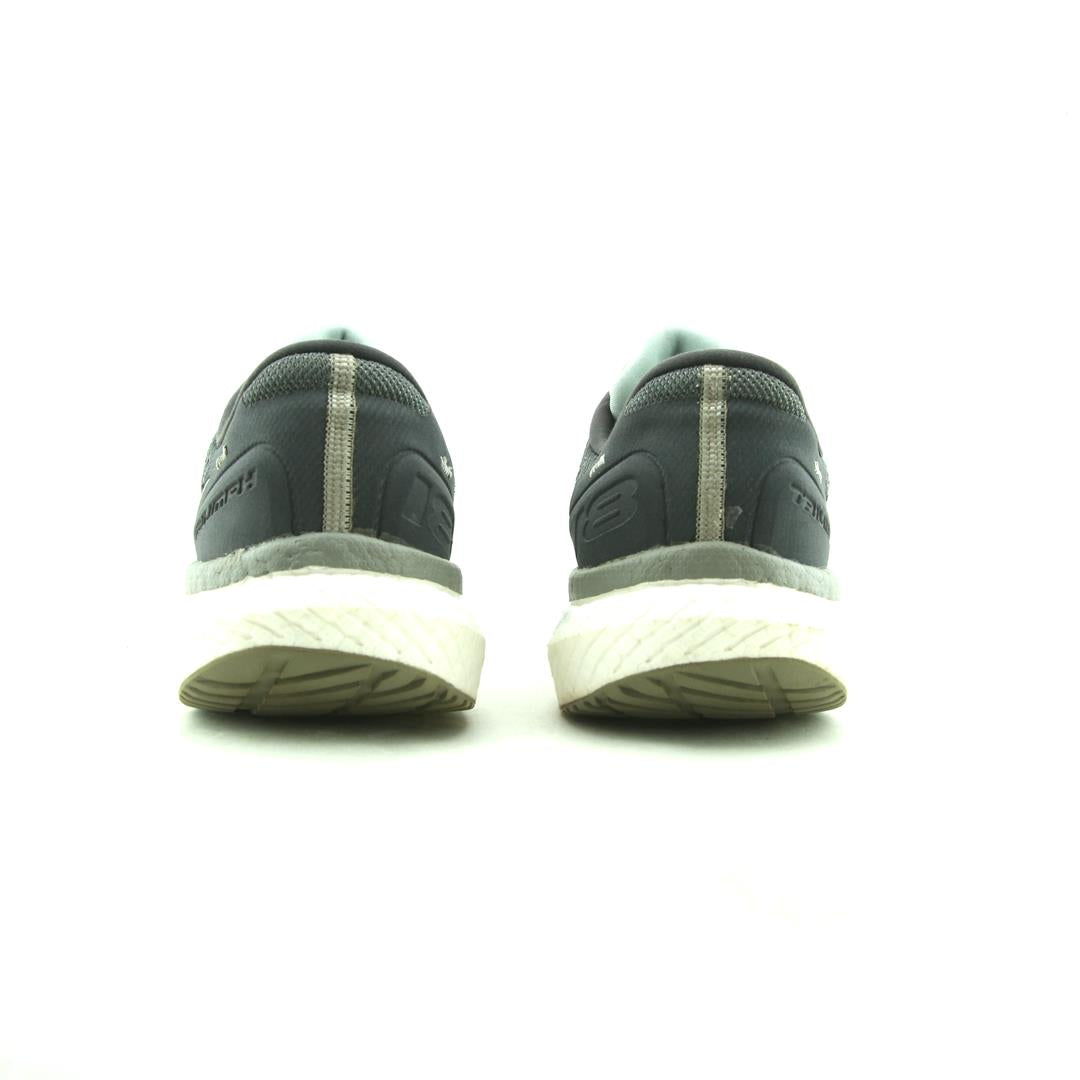 SAUCONY TRIUMPH 18