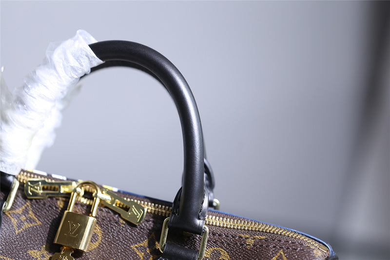 Fan Fashion Lu-Vi bags - 8190