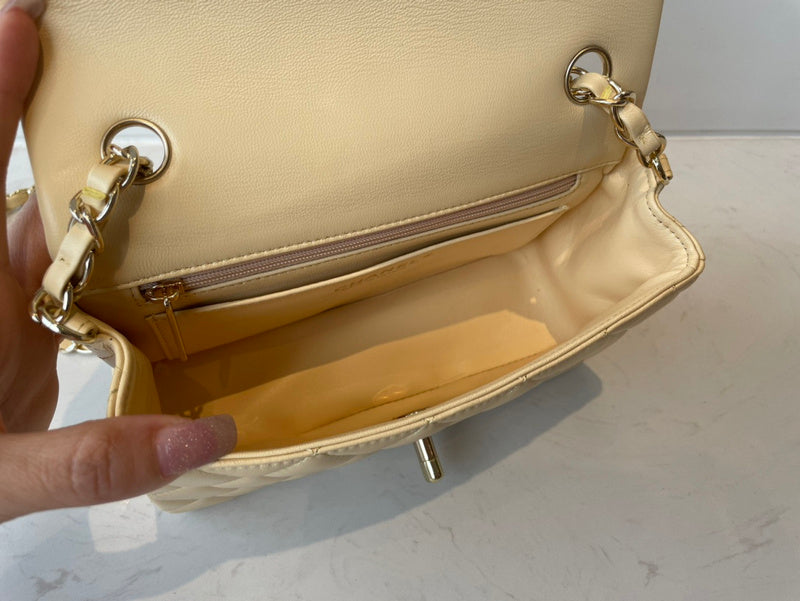 Wellow Bags - Chanel - Bags  - 343