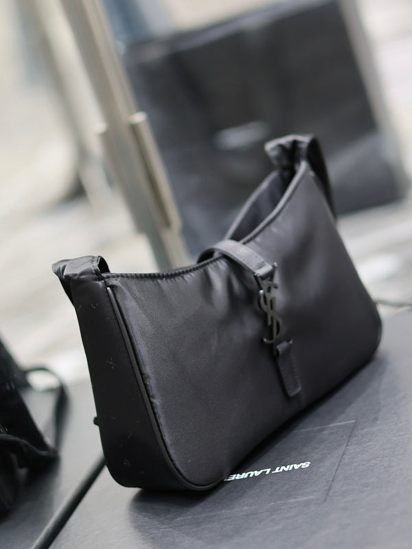 Amelia - YSL Bag - 1928