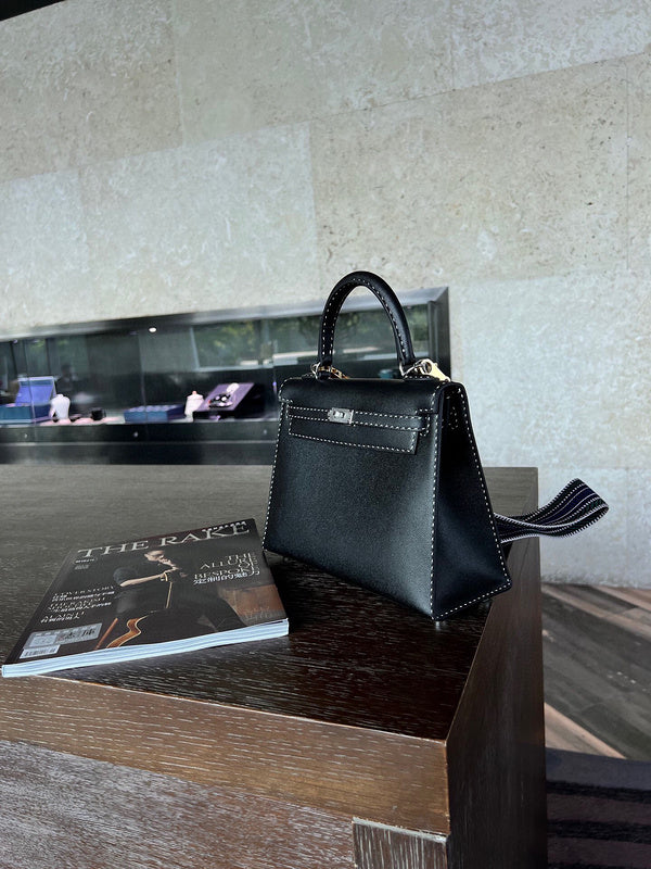 Amelia - HMS Bags - 1525