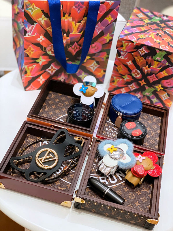 Fan Fashion Lu-Vi bags - 17804