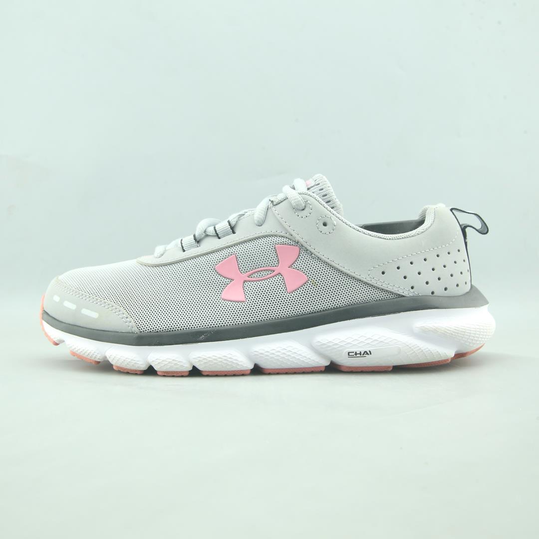 UNDER ARMOUR  CHARGED ASSERT 8