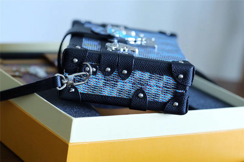 Fan Fashion Lu-Vi bags - 8204
