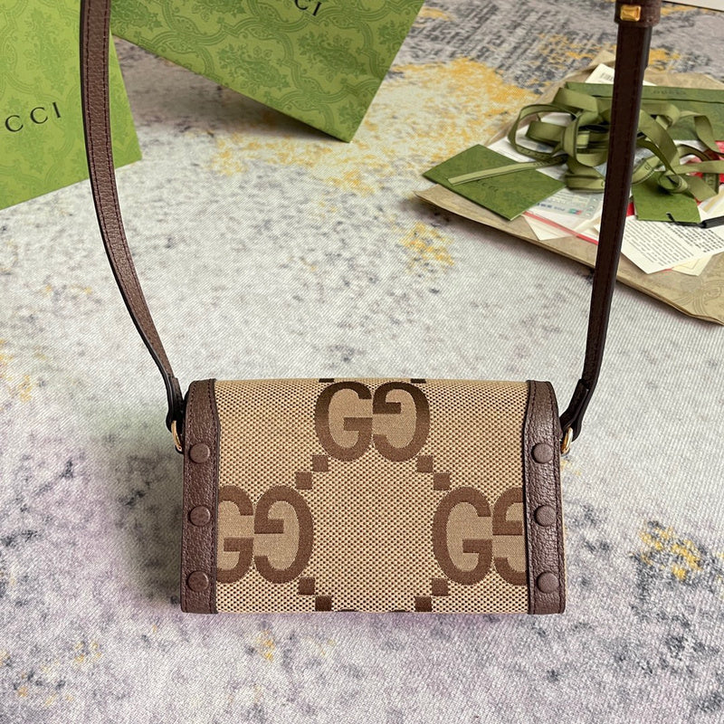 Amelia Fashion - GCI Bags - 2010