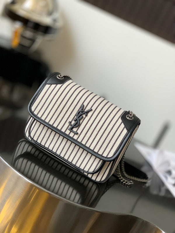 Amelia - YSL Bag - 4192