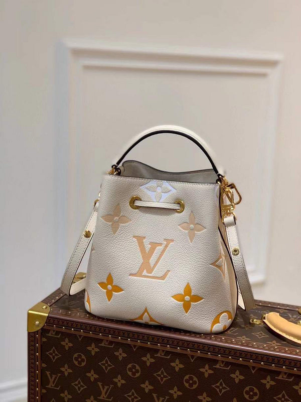 Fan Fashion Lu-Vi bags - 17540