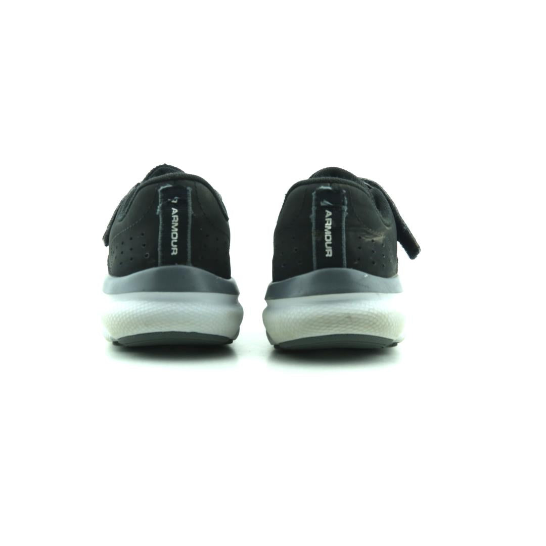 UNDER ARMOUR  ASSERT 8