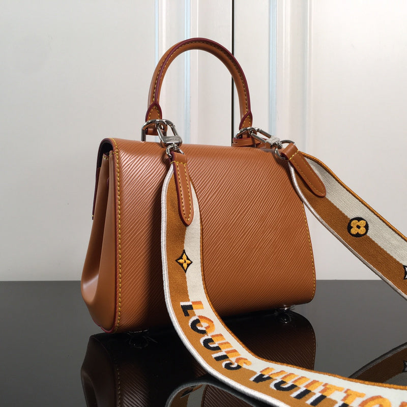 Fan Fashion Lu-Vi bags - 17099