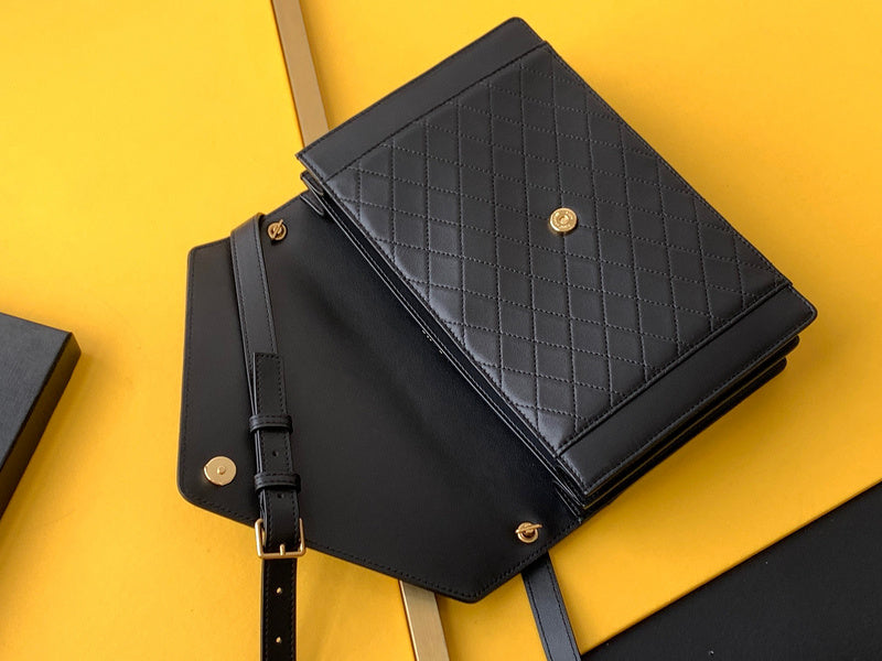 Amelia - YSL Bag - 4172