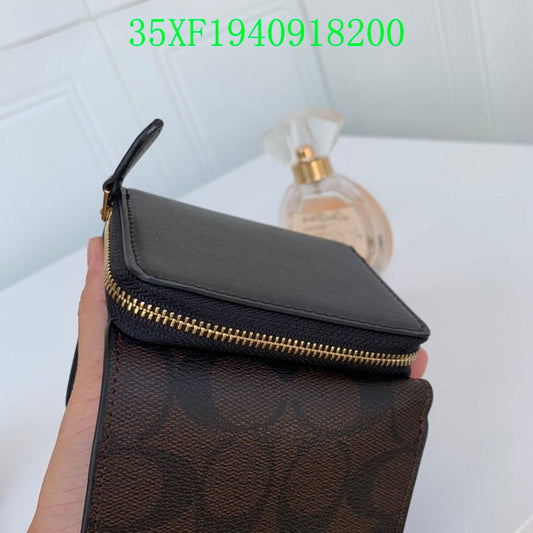 Amelia - CAH Wallet - 062
