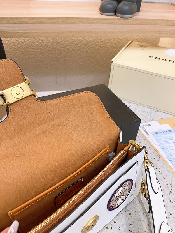 Amelia - CCH Bags - 016