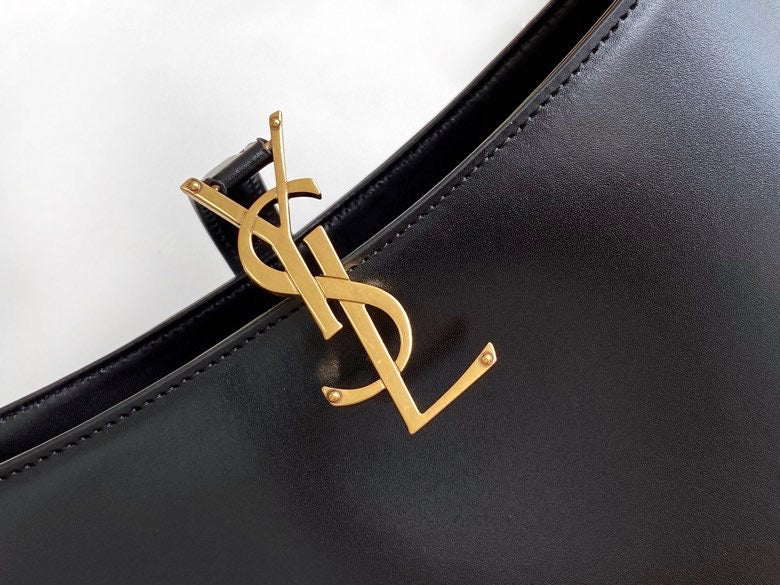 Amelia - YSL Bag - 3600