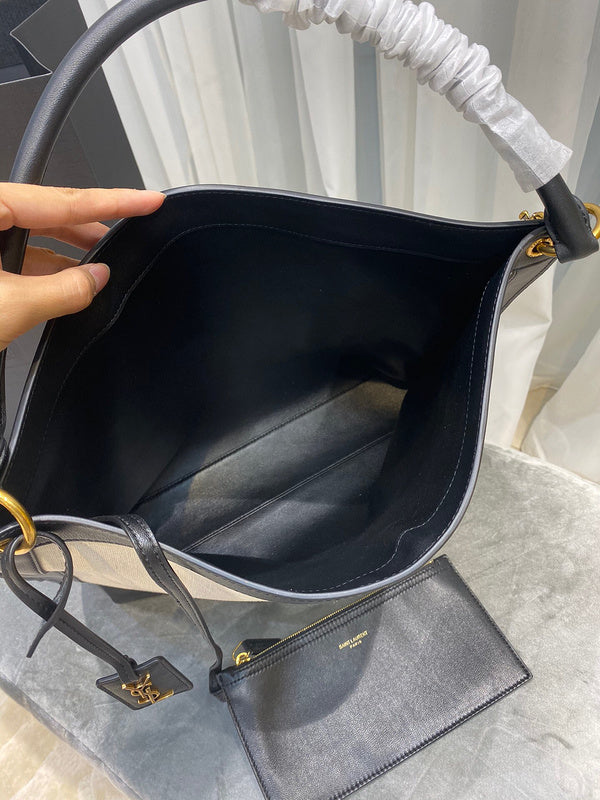Amelia - YSL Bag - 4114