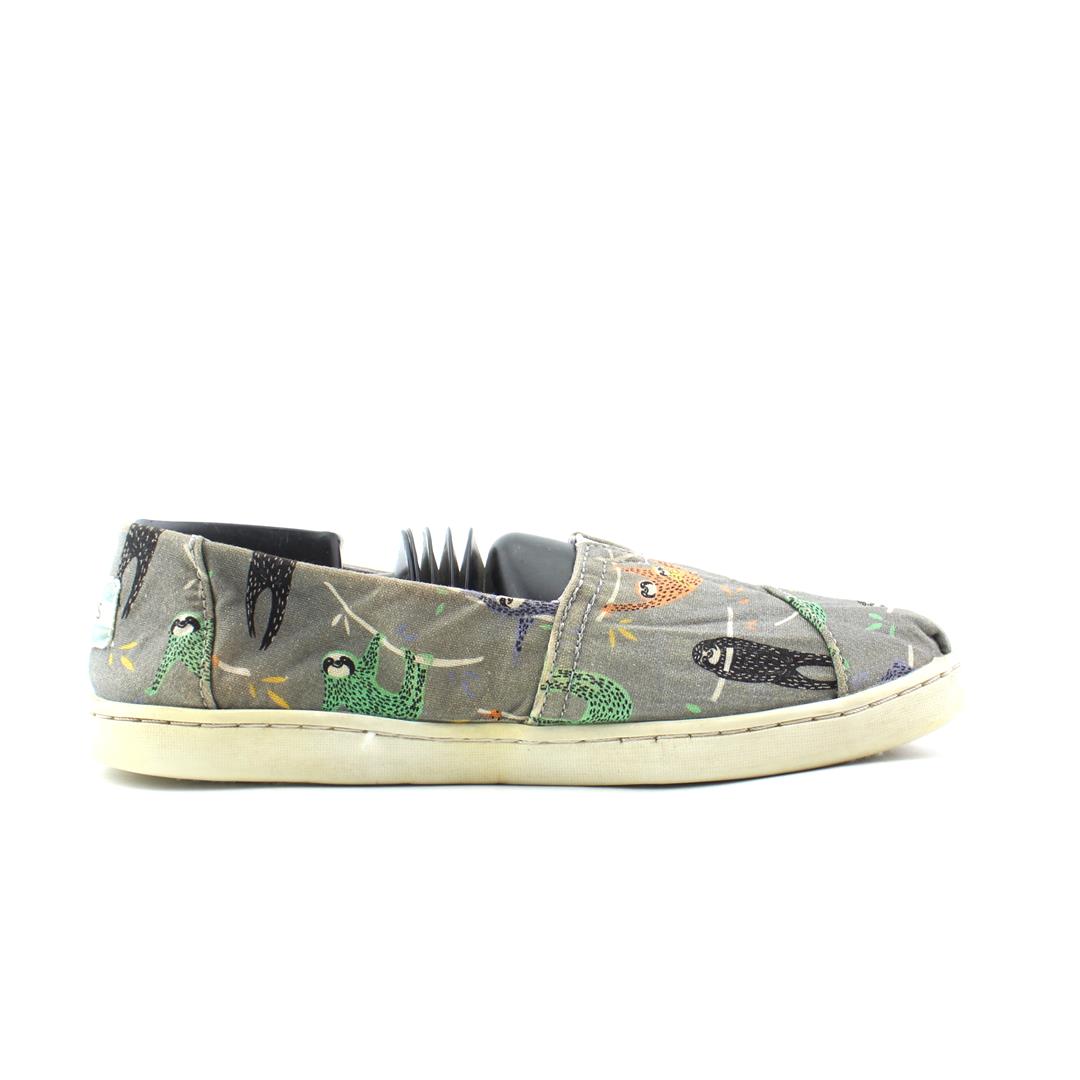 TOMS .