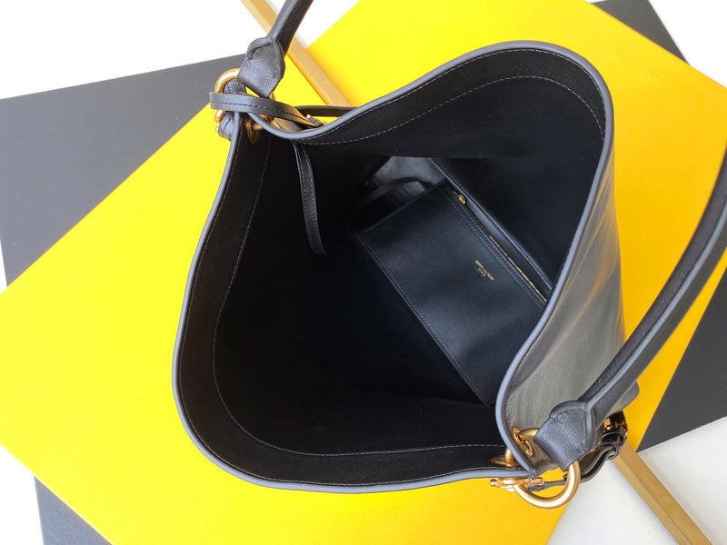 Amelia - YSL Bag - 3633