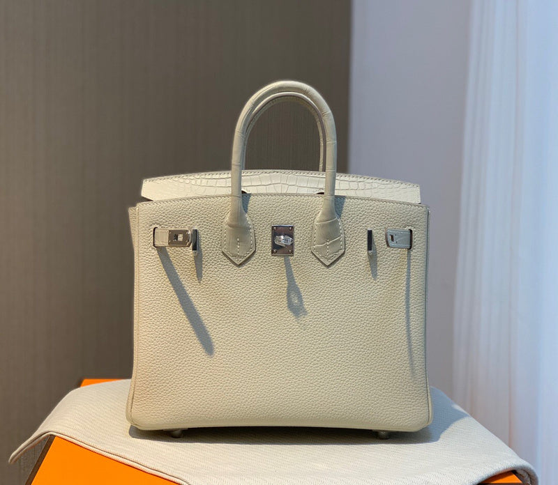 Amelia - HMS Bags - 1705