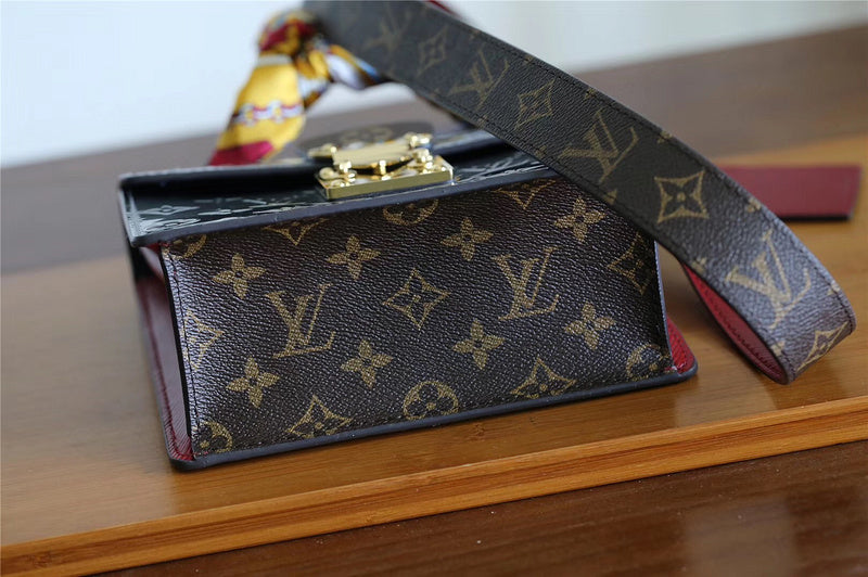 Fan Fashion Lu-Vi bags - 8040