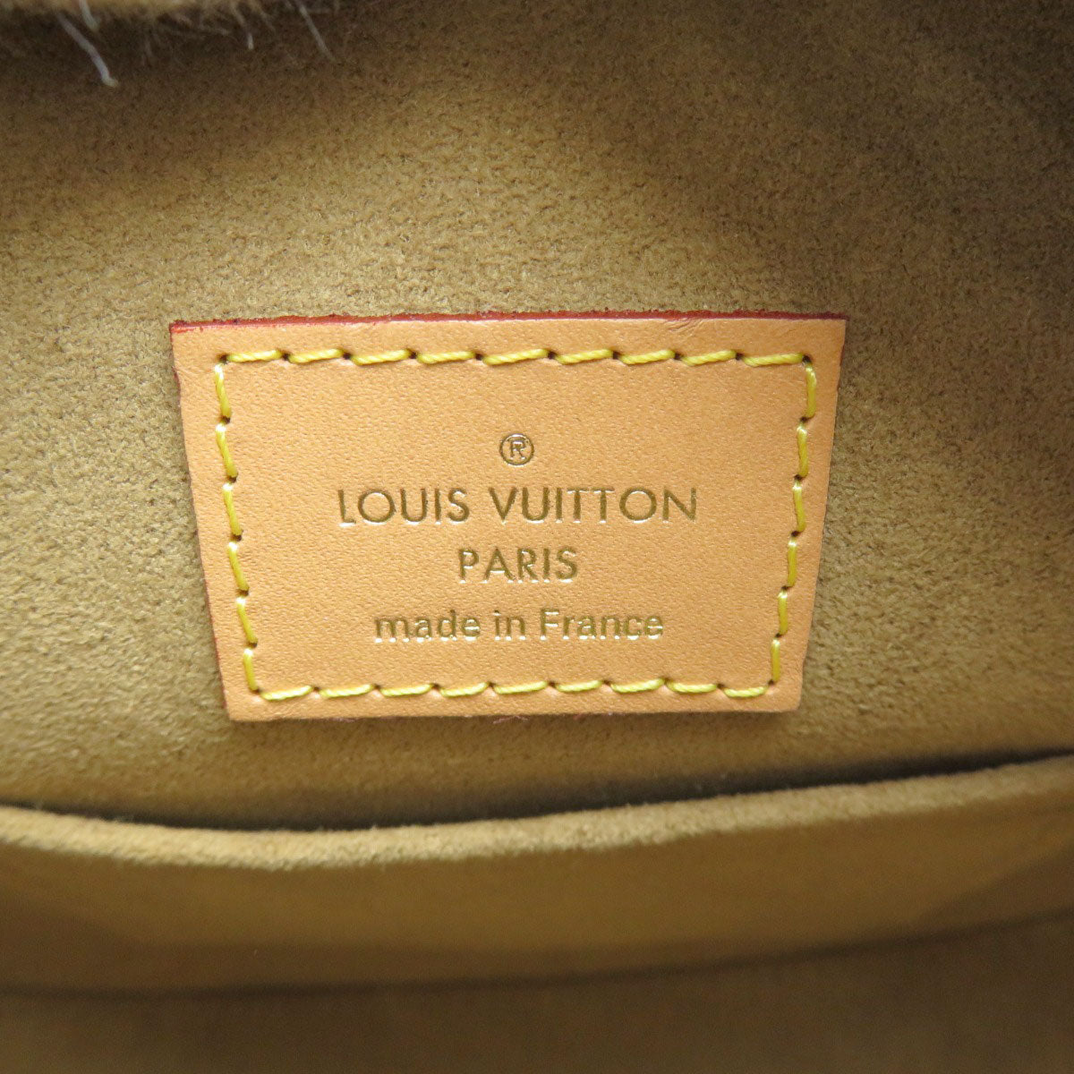 Louis Vuitton Boite Chapeau Supple MM Monogram Canvas Shoulder Bag