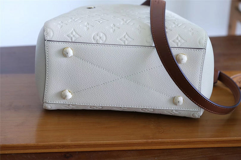 Fan Fashion Lu-Vi bags - 8020