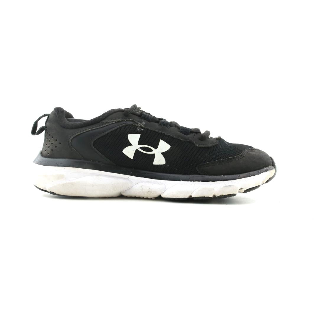 UNDER ARMOUR ASSERT 9